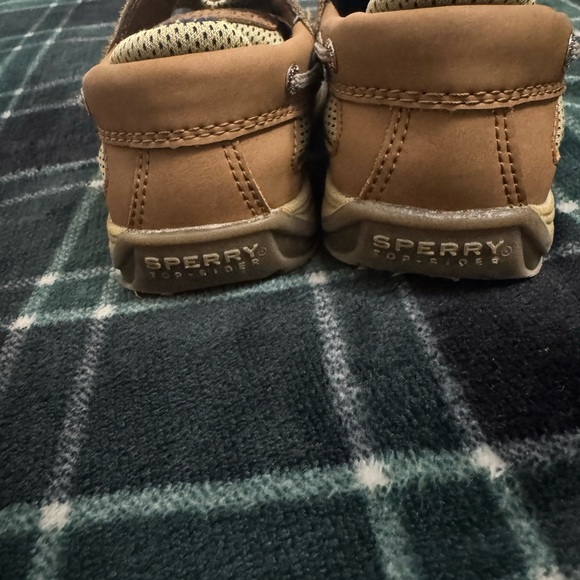 Sperry Kids Boat Shoes in Tan and Cream - Picture 5 of 7